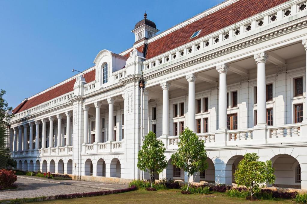 Wow Hotel Джакарта Экстерьер фото